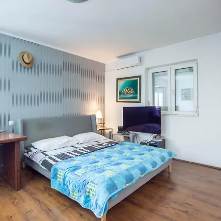 Lovely In Apartman *